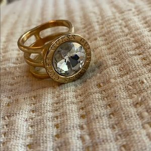 Guess ring
